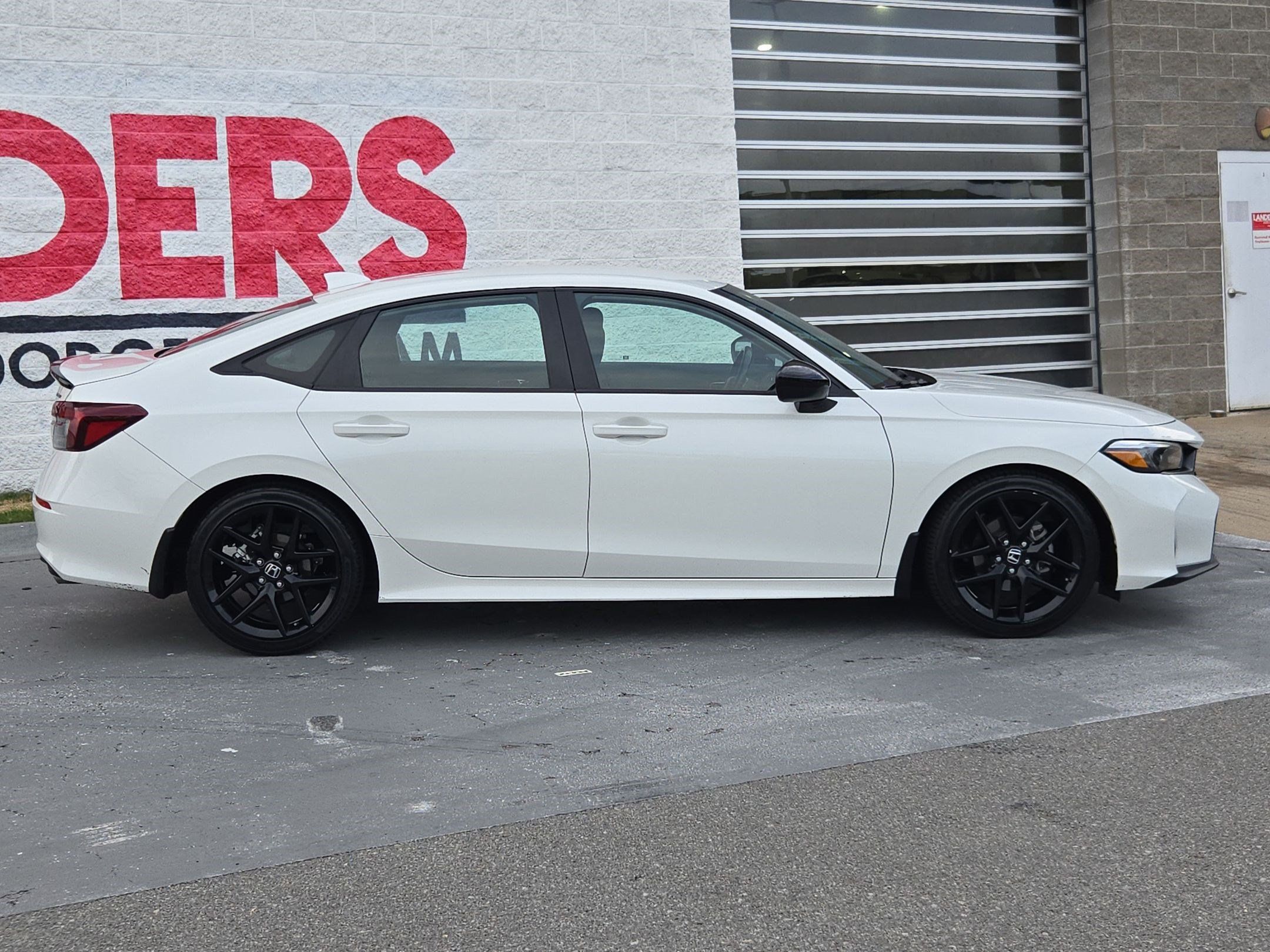 Used 2025 Honda Civic Sport image 8