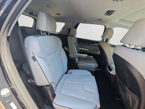 Used 2023 Hyundai Palisade SEL w/ Premium Package FWD image 18