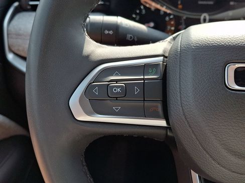Used 2024 Jeep Compass Latitude AWD/4WD image 22