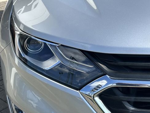 Used 2020 Chevrolet Equinox LT image 8