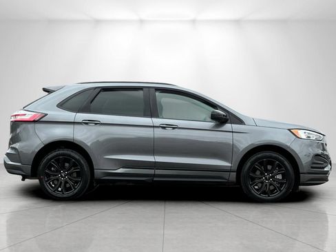 Used 2024 Ford Edge SE w/ Black Appearance Package AWD/4WD image 2