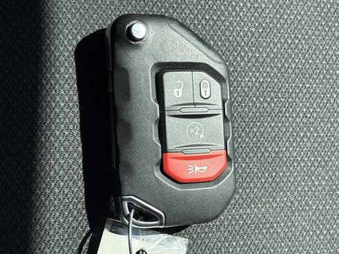 Used 2023 Jeep Gladiator Overland AWD/4WD image 38