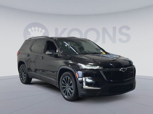 Used 2023 Chevrolet Traverse RS AWD/4WD image 2