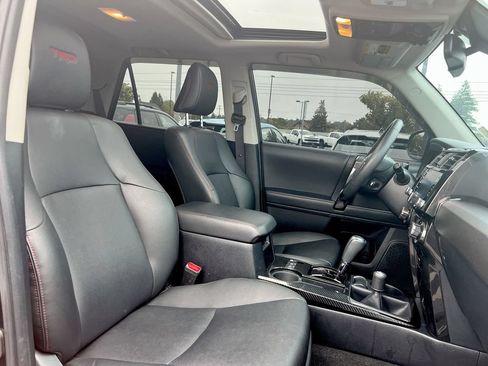 Used 2020 Toyota 4Runner Venture w/ Moonroof Package AWD/4WD image 22
