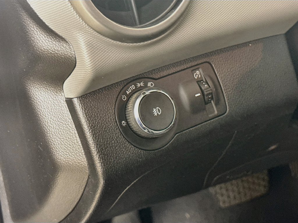 Used 2015 Chevrolet Sonic LTZ FWD image 10