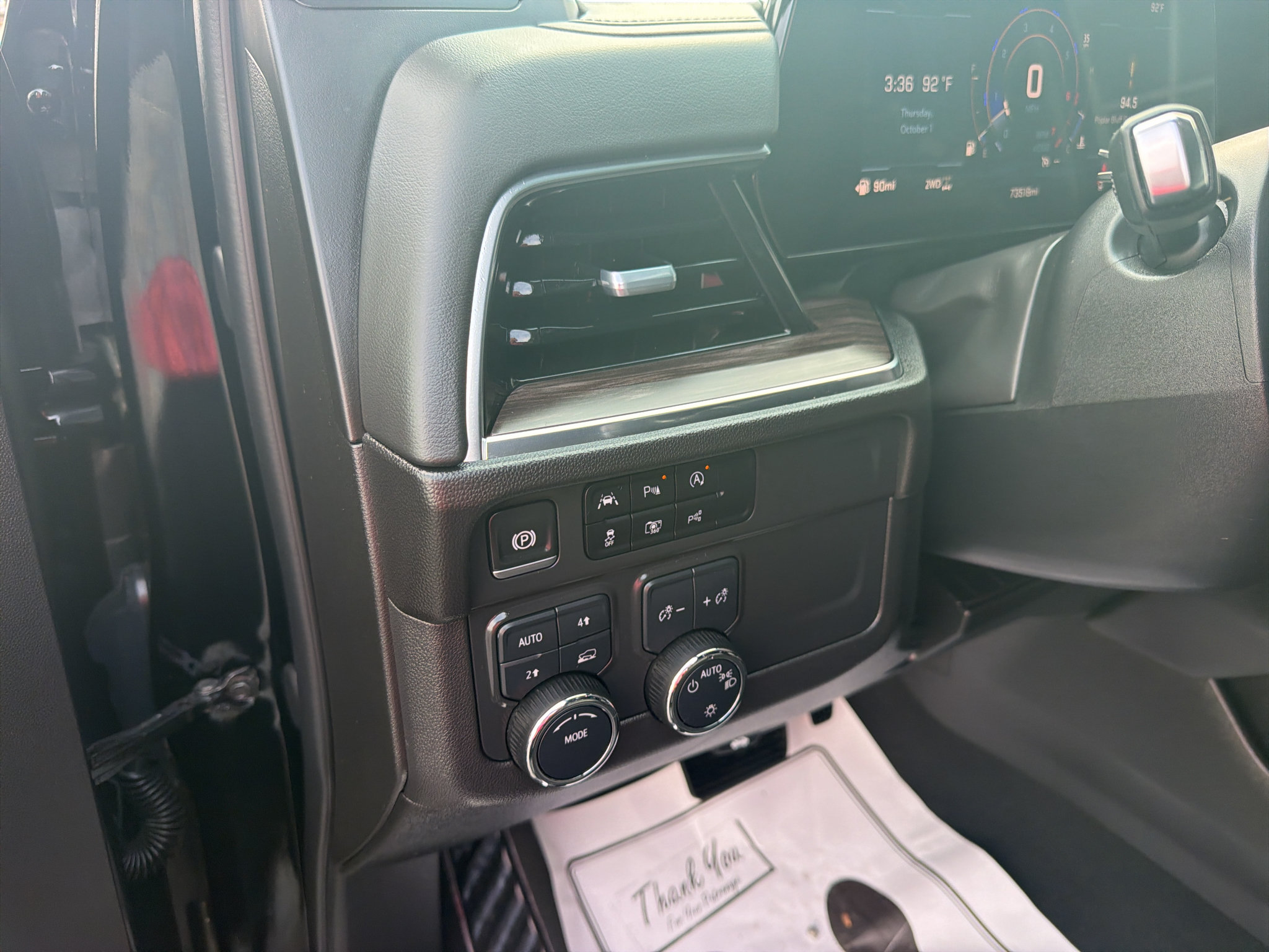 Used 2025 Chevrolet Tahoe LT AWD/4WD image 18
