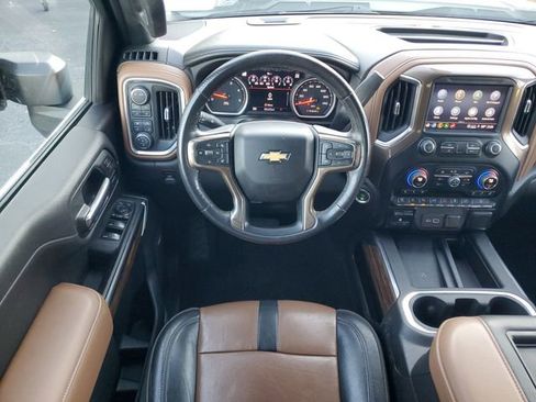 Used 2022 Chevrolet Silverado 2500 High Country w/ Safety Package II image 17