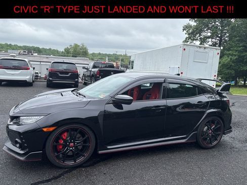 Used 2017 Honda Civic Type R image 2