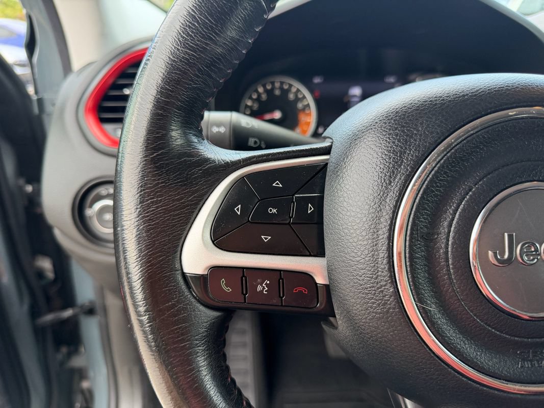 Used 2016 Jeep Renegade Trailhawk AWD/4WD image 15