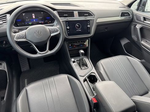 Used 2023 Volkswagen Tiguan SE image 17