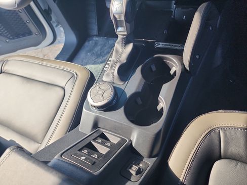 New 2026 Ford Bronco Outer Banks w/ Sasquatch Package image 28