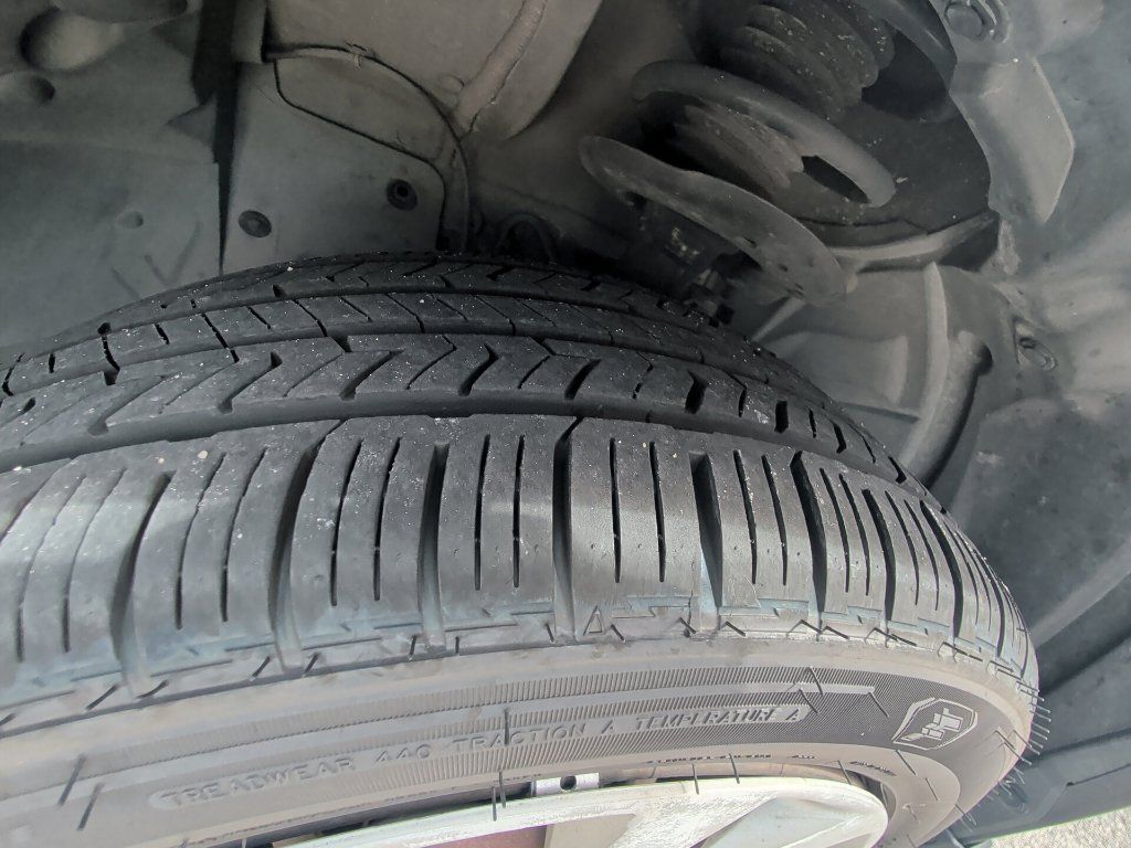 Used 2014 Nissan Sentra SV FWD image 9