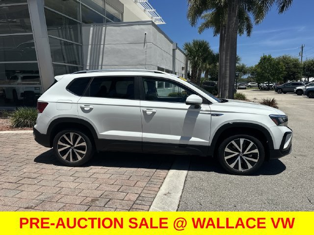 Certified 2023 Volkswagen Taos SE w/ Panoramic Sunroof Package FWD image 6