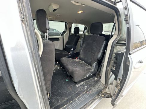 Used 2012 Dodge Grand Caravan SXT image 20