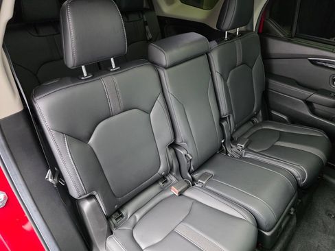 Used 2025 Honda Pilot Touring image 28