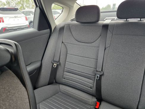 Used 2025 Kia K4 EX image 27