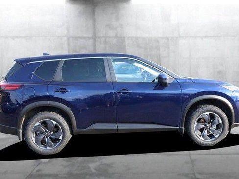 Used 2025 Nissan Rogue SV AWD/4WD image 5