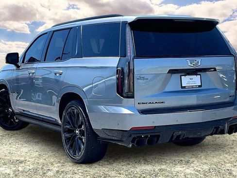Used 2025 Cadillac Escalade V w/ LPO, ONYX Package AWD/4WD image 4