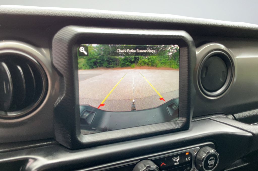 Used 2023 Jeep Gladiator Sport AWD/4WD image 14