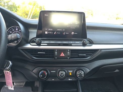 Used 2023 Kia Forte LXS w/ LXS Technology Package image 16
