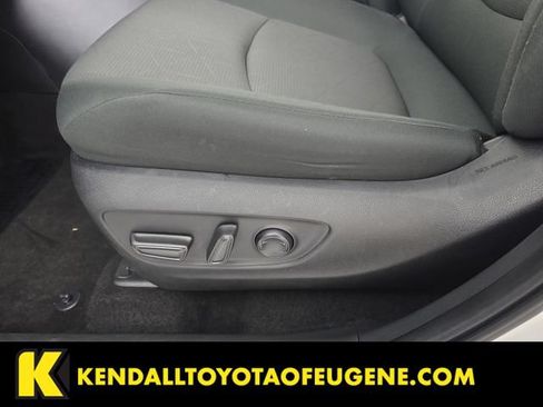 Used 2024 Toyota RAV4 XLE AWD/4WD image 24