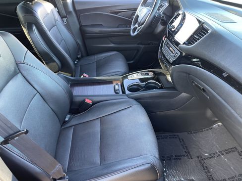 Used 2022 Honda Pilot Black Edition image 12