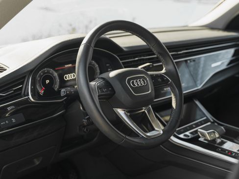 Used 2023 Audi Q8 Premium w/ Convenience Package image 9