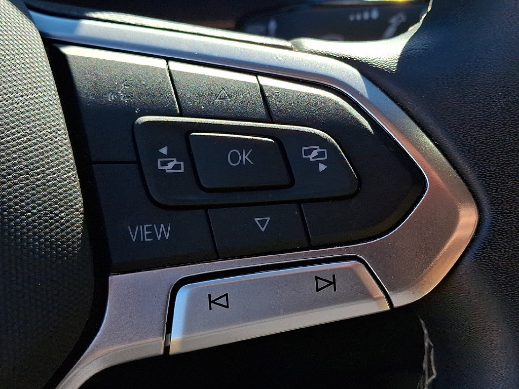 Used 2023 Volkswagen Tiguan SE w/ Panoramic Sunroof Package AWD/4WD image 23