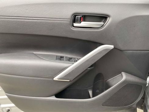 Used 2023 Toyota Corolla Cross XLE w/ Convenience Package FWD image 24