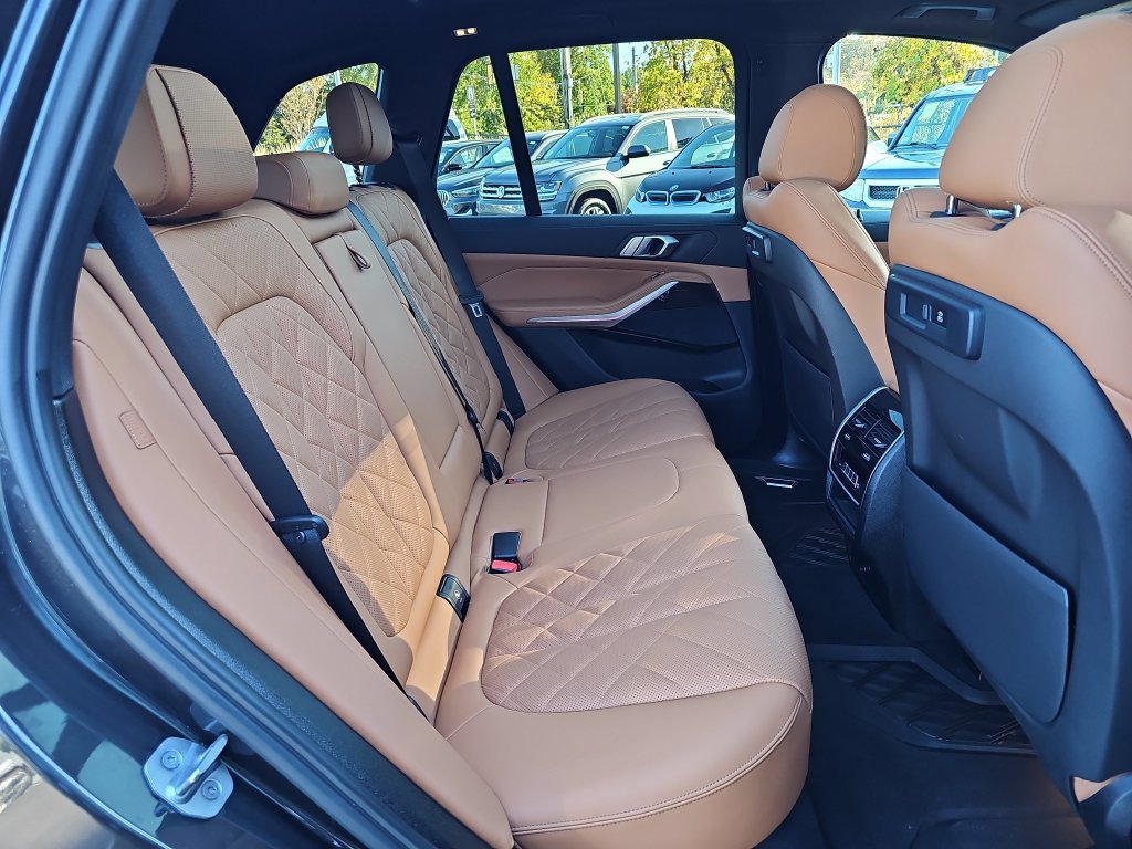 Used 2023 BMW X5 xDrive40i w/ Premium Package AWD/4WD image 28