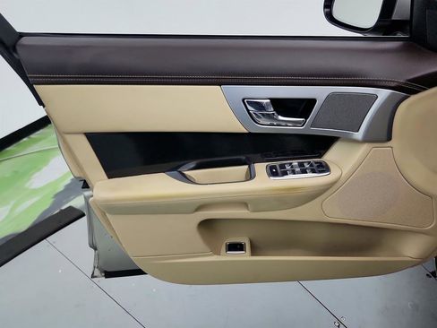Used 2012 Jaguar XF Portfolio RWD image 24