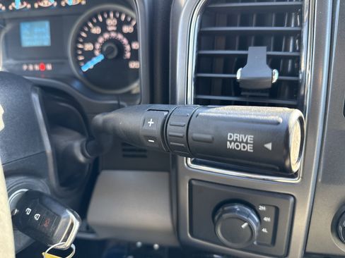 Used 2018 Ford F150 XLT image 23