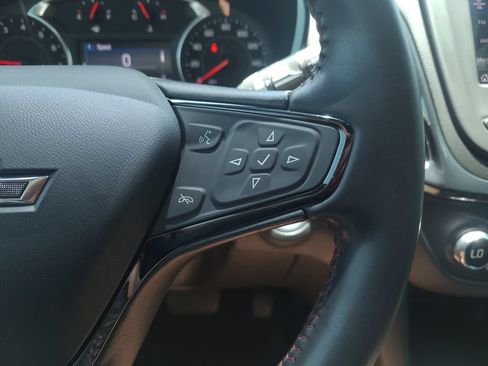 Used 2022 Chevrolet Equinox RS FWD image 28