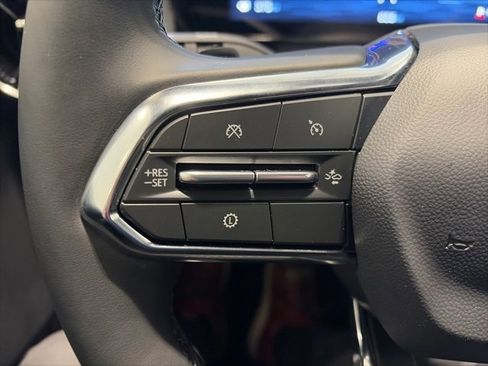 New 2026 Chevrolet Equinox LT w/ Convenience Package II image 17