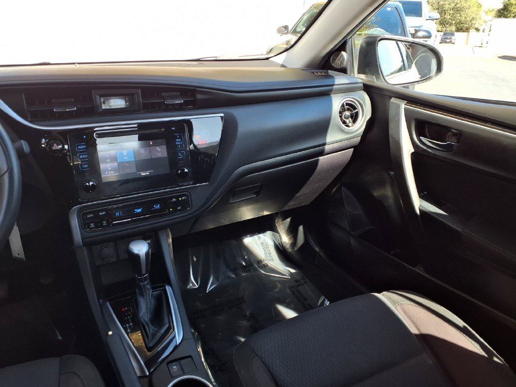 Certified 2018 Toyota Corolla LE FWD image 32