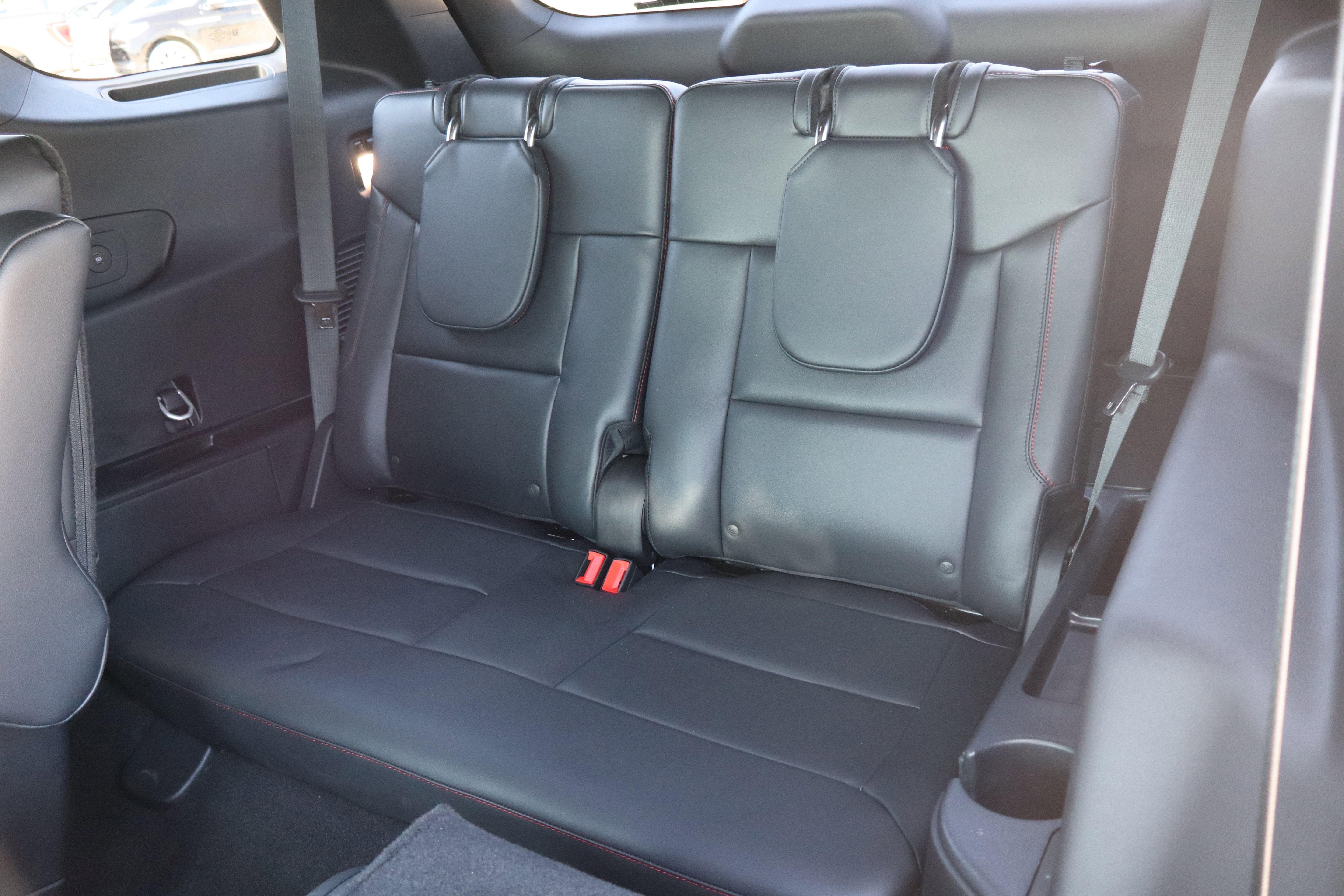 Used 2025 Ford Explorer ST AWD/4WD image 12