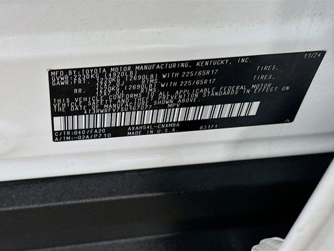 Used 2025 Toyota RAV4 XLE image 12