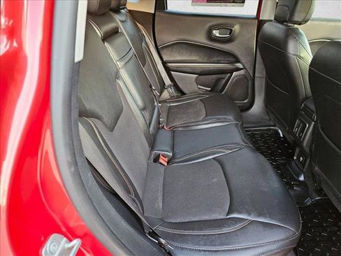 Used 2018 Jeep Compass Latitude FWD image 15