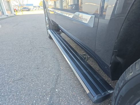 Used 2017 Cadillac Escalade Platinum image 20