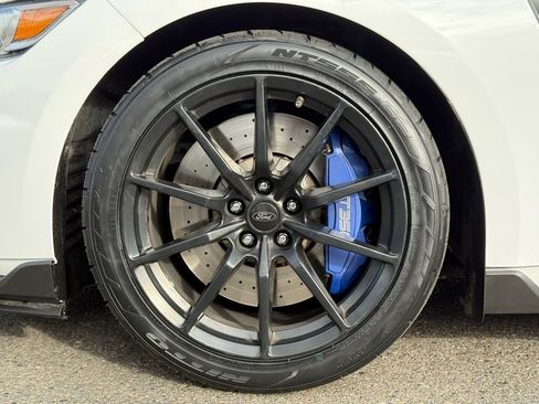 Used 2017 Ford Mustang Shelby GT350 image 15