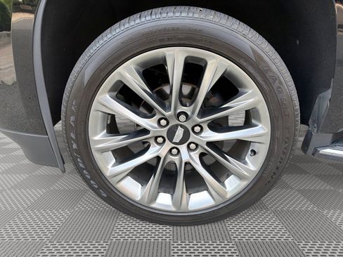 Used 2020 Cadillac Escalade ESV Luxury w/ Escalade Sport Edition AWD/4WD image 19