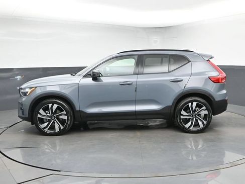 Used 2023 Volvo XC40 B5 Plus w/ Protection Package Premier AWD/4WD image 6