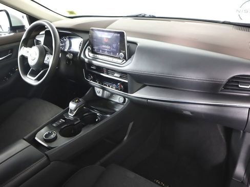 Used 2023 Nissan Rogue SV image 22