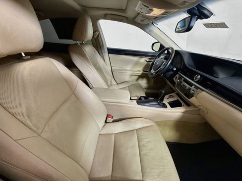 Used 2014 Lexus ES 350 w/ Luxury Package FWD image 27