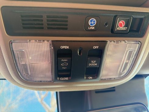 Used 2019 Honda Pilot Touring image 6