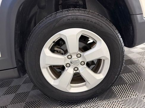 Used 2020 Jeep Compass Latitude w/ Cold Weather Group AWD/4WD image 43