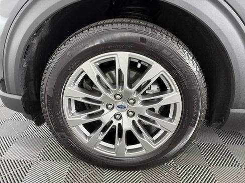 Used 2025 Ford Explorer Platinum image 9