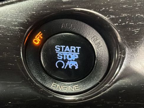 Used 2014 Jeep Grand Cherokee Altitude AWD/4WD image 17