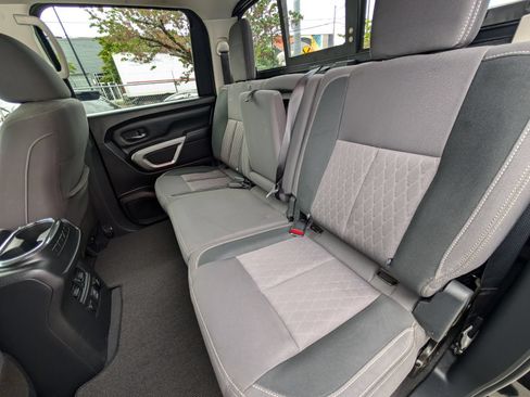 Used 2021 Nissan Titan SV w/ SV Convenience Package RWD image 18
