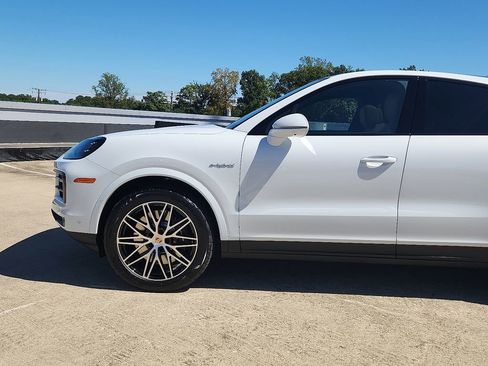 New 2026 Porsche Cayenne E-Hybrid Coupe image 6